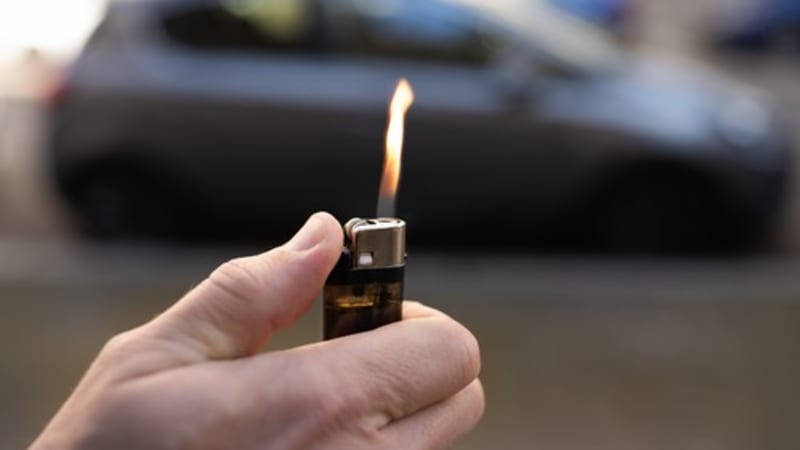 Hrůza v tramvaji: Muž zapálil v Německu manželku. Byla jako ohnivá koule, tvrdí svědci