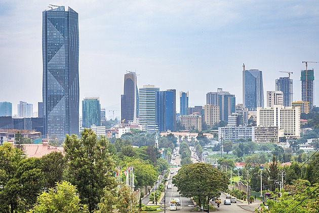 Mezi luxusem a přeplněnými chodbami. Jít v Etiopii k lékaři je pro místní často jen sen