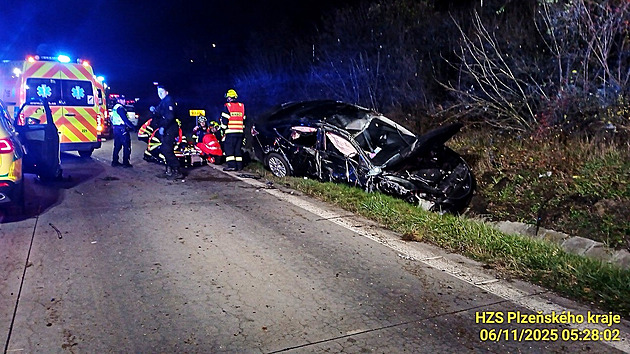 Tragická nehoda auta s pěti lidmi na D5. Dva mrtví, tři vážně zranění