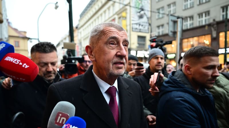 ON-LINE: Je důležitý, přinesl nám svobodu, řekl Babiš k 17. listopadu. Hanba, volali odpůrci