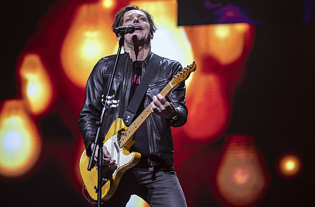 Roli Libora Boučka na turné zatím neprozradíme, lákají na léto Chinaski