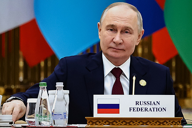 ANALÝZA: Putinův poker. Rusko se dělá silnějším, než je, a Západ mu na to skáče