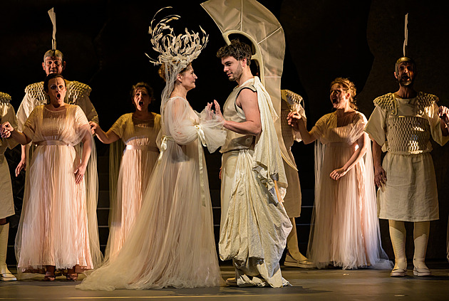 RECENZE: Dido a Aeneas mezi Aztéky. Když barokní opera připomíná sendvič