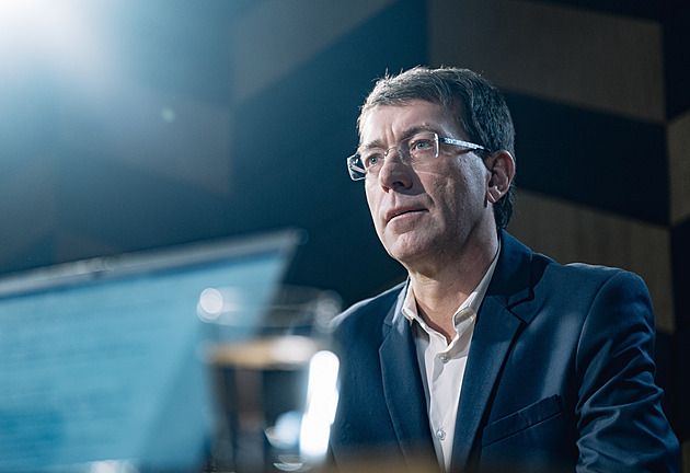 Putinův ministr nazývá ČR zemí nepřátel, ale jeho rodiče tu v klidu žijí, říká reportér