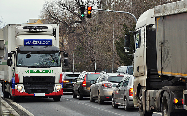 Opavu stále trápí chytré semafory, nyní je bude řešit i soud