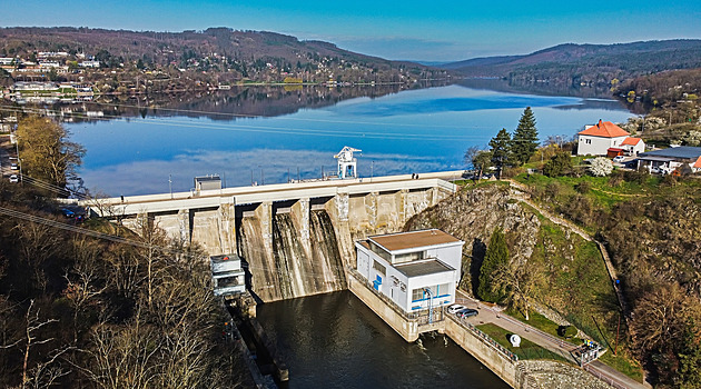 Výdaje na vodu jsou strategické, měly by se započítávat do obrany, navrhl ministr