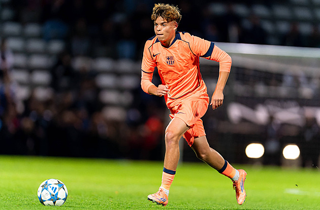 Klenot Barcelony s českým pasem. Zláká ho nároďák? Na původ je hrdý, říká otec