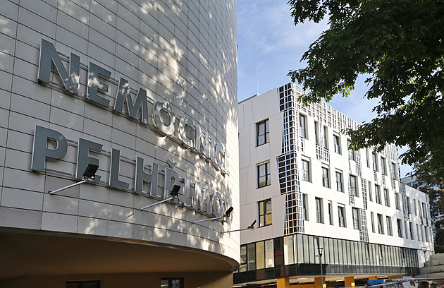 Nemocnice Pelhřimov od března omezí operace, výpověď dalo hned několik lékařů