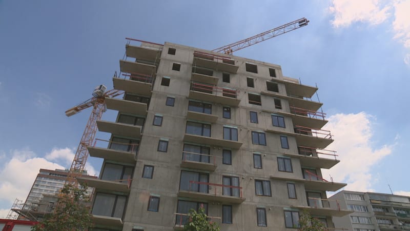 Nájmy a byty v roce 2026 opět zdraží. Tisíce lidí s hypotékou čeká rána, vzroste o polovinu