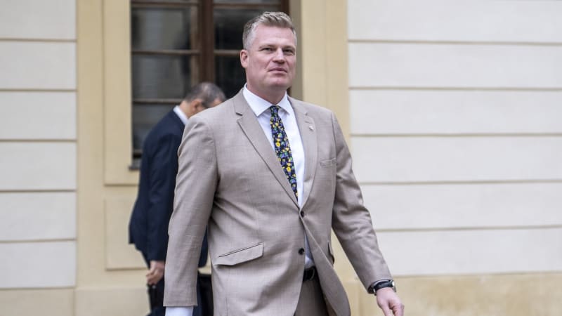  Spor Pavla s Motoristy: Prezident už si dělá kampaň, říká Turek. Macinka chystá další krok