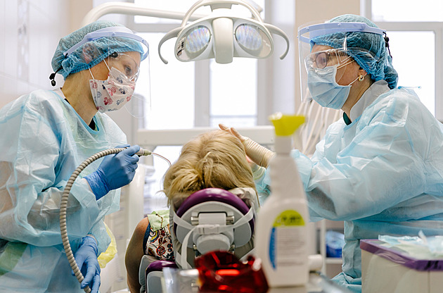 Zásadní změny u zubaře v roce 2026. Co všechno je nově zdarma?