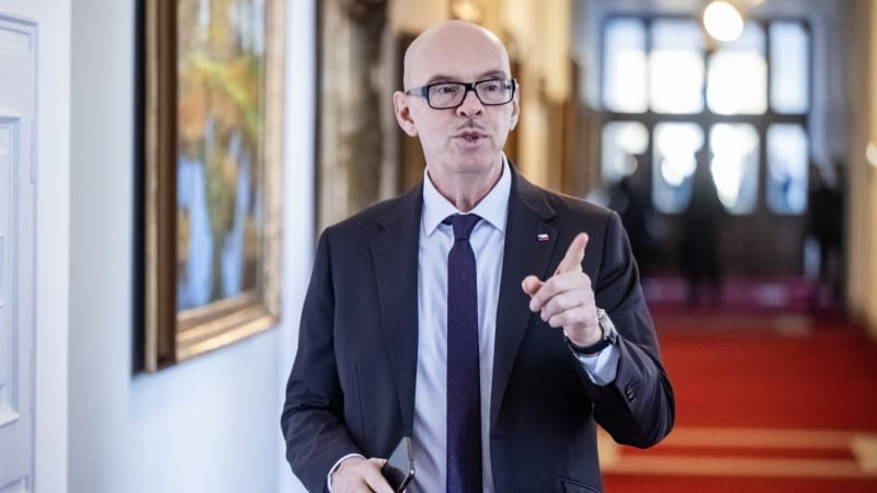 Koaliční šachy: Novou Klempířovou mluvčí bude Šťastného žena. Na vnitru končí dva ředitelé