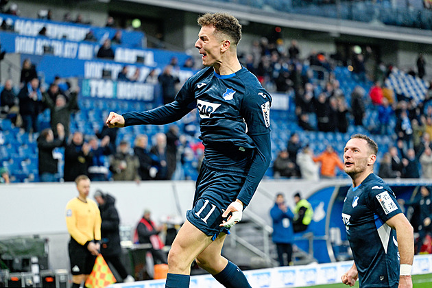 Češi zazářili v bundeslize: Schick dal opět gól, Coufal měl při výhře dvě asistence