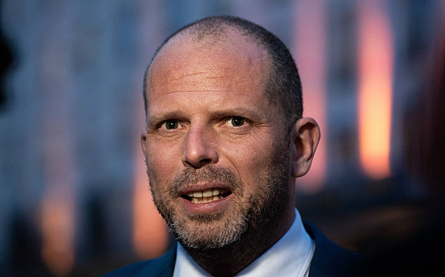 Držte jazyk za zuby. Belgický ministr obrany zkritizoval Merze kvůli atomovkám