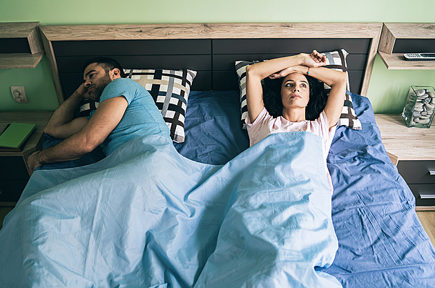 Pitvoření, staré peřiny, zgelované vlasy. Tyto věci stopnou naši vášeň