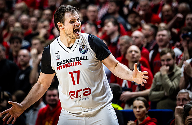 Bohačík trojkou s klaksonem rozesmutnil Pardubice, Nymburk si zajistil prvenství