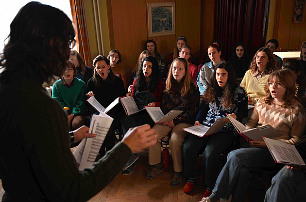 Sbormistra v České televizi neuvidíte. Odvolací soud potvrdil zákaz vysílání filmu