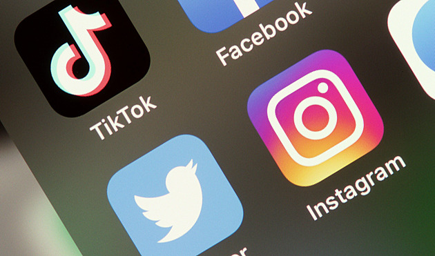 Armagedon na Instagramu. Hvězdy přišly o miliony sledujících, tratili i Trump a Rajchl