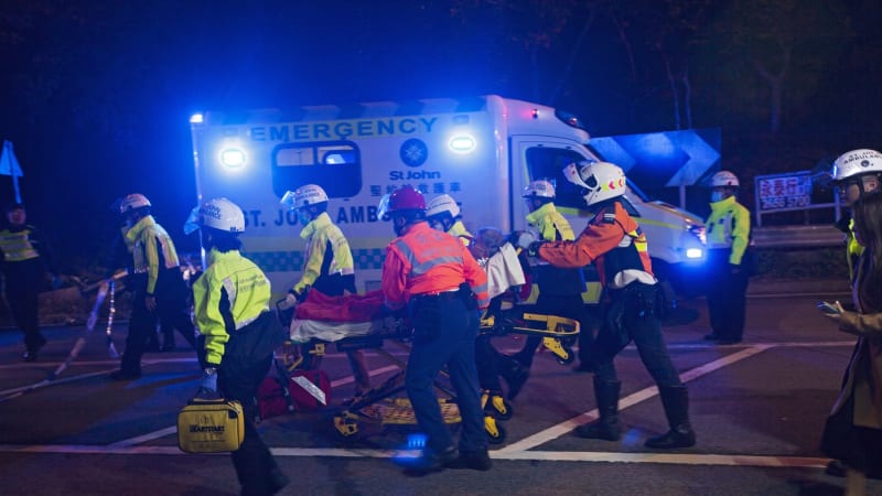 Přeplněný minibus vletěl do tahače: Zahynulo 13 lidí, řidič fatálně porušil čínské předpisy