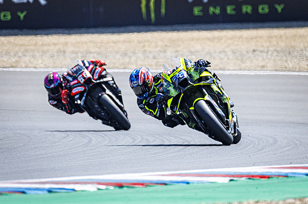 V Brně se zase padalo. Radoval se Bagnaia, Salač do závodu Moto2 vyjede z první řady