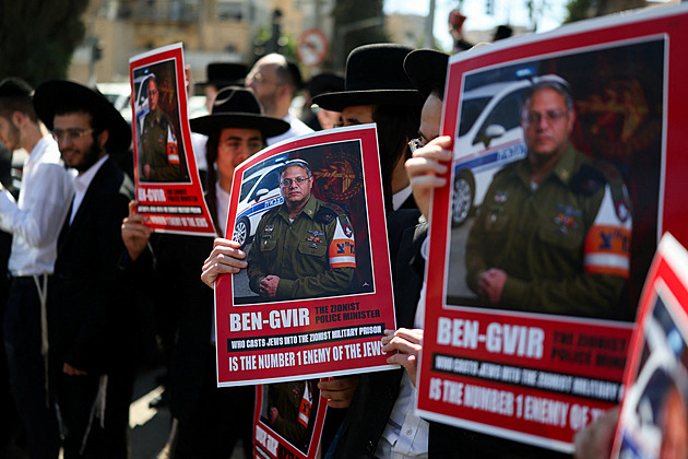 Izrael v občanské válce, kterou sám platí. Ultraortodoxní židé opět blokují zemi
