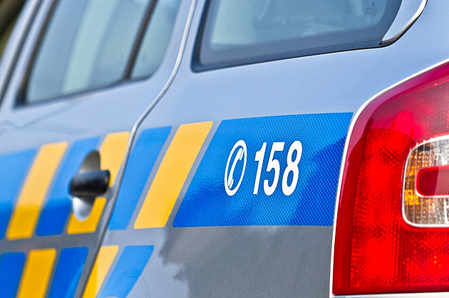 Policie znovu hledala nebezpečnou ženu s nožem, našli ji na nádraží