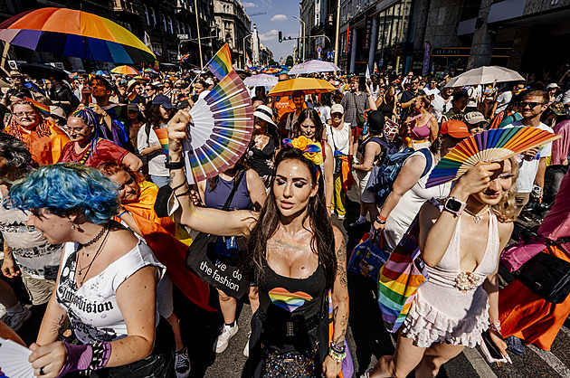 Homokomando a bitva o vlajky. Sálající Budapeští duněl pochod hrdosti