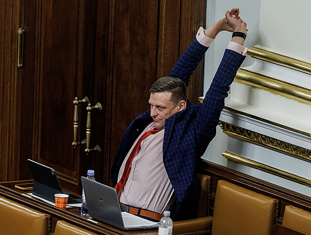 „Zemřel náhle.“ Kdosi ovládl profil poslance ANO a zveřejnil jeho parte