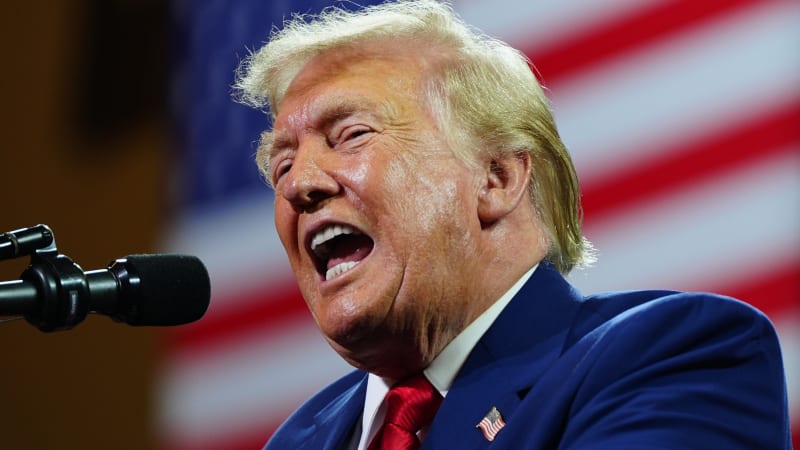 Rozmetán na prach, napsal Trump o ostrově Charg. Přiložil video z AI, k útoku ale nedošlo