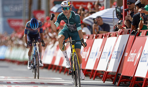 Taktika jako z učebnice. Van Aert si s Brennanem pohlídali únik a Belgičan vítězí