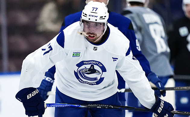 Chytilova další smůla. Narazil do sudího a nedohrál zápas, na vyšetření se čeká