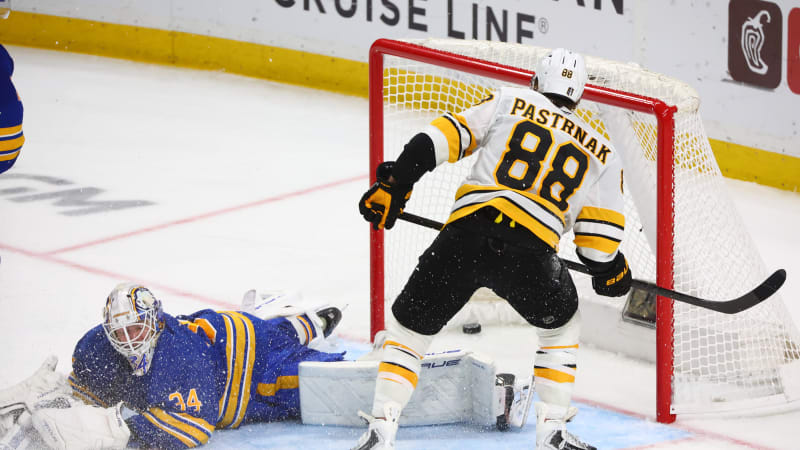 Pastrňák na Primě. Sledujte české hvězdy a Crosbyho, sezona NHL se rozjíždí ve velkém stylu