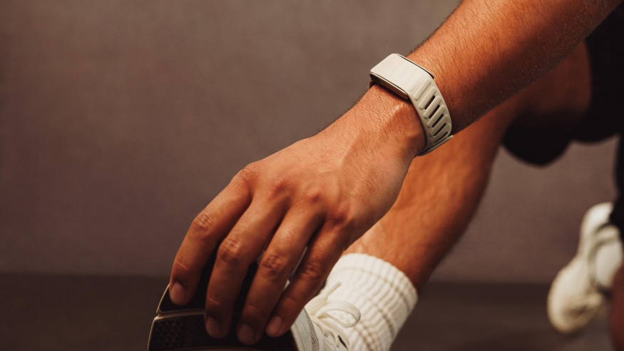 WHOOP, Garmin, nebo Fitbit? Tři roky s náramkem mohou stát skoro 30 tisíc