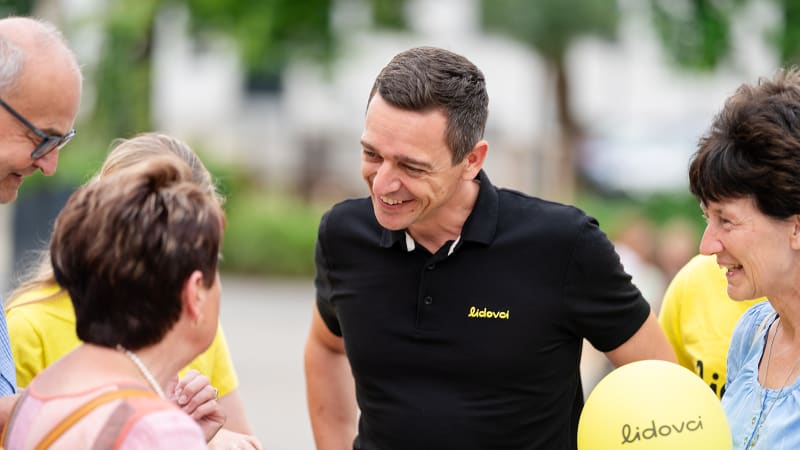 Výsledky voleb do Senátu: Válec Grolich či Fiala. Víme, kdo vyhraje druhé kolo