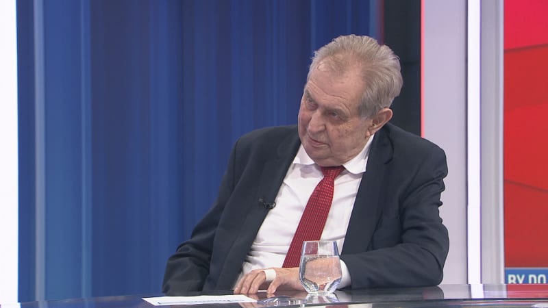 Má charisma věšáku na kravaty, glosoval Zeman možného šéfa Senátu. Jmenoval i chyby ANO