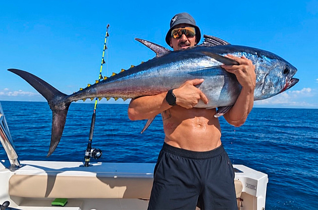 Zlatan Ibrahimovic vyrazil na moře. Pochlubil se kapitálním úlovkem