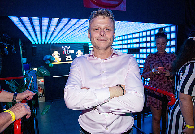 Bývalý spolupracovník Bartošové Jarek Šimek děsí fanoušky podivnými vzkazy