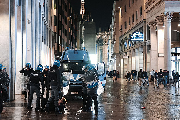 Bylo to jako ve válce, naříkají zdrcení majitelé obchodů ve Francii a Itálii