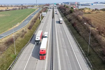 Ceny dálničních známek se nebudou pravidelně zvyšovat, umožnil to Senát